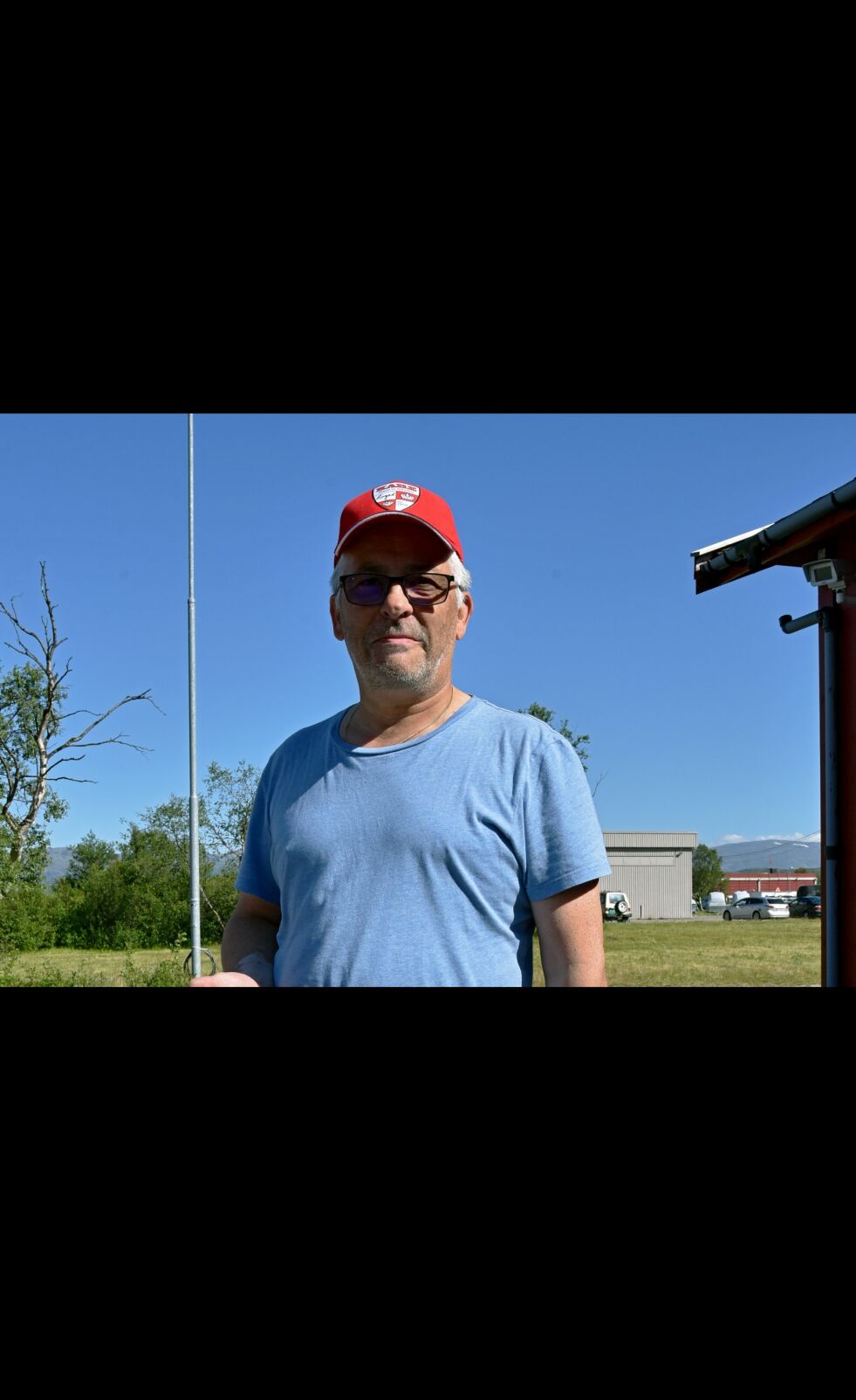 Harry Losoa ble overasket over den store prisforskjellen på AdBlue-produktet. Nå undrer han seg over hvorfor det er slik.
 Foto: Henriette Lille
