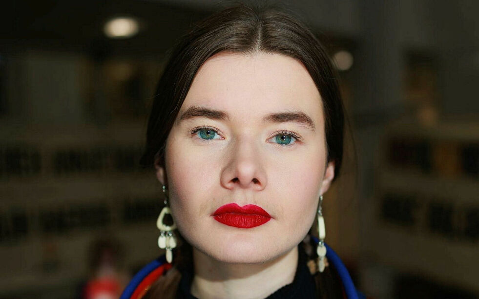 Oslo. Her holdes det både workshops, skrivestunder og poesikvelder. Ida Helene Benonisen er opptatt av å bruke poesien både som et uttrykk for det personlige og nære, men også som et virkemiddel og verktøy i sin aktivisme og politiske engasjement.
Foto: Rasmus Berg/ Natur og ungdom