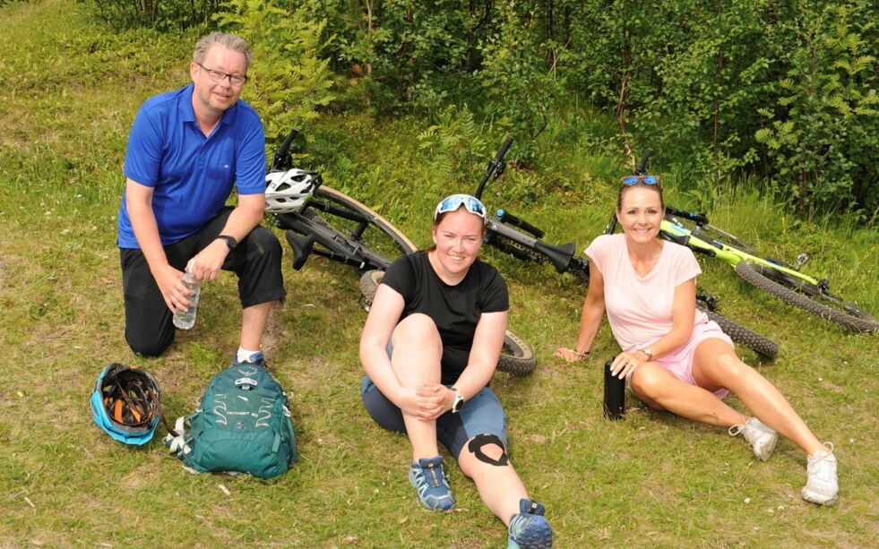 Statssekretær Raymond Robertsen (H) og hans sjef, sameminister Linda Helleland (H), har satt i gang et arbeid sør for Finnmark. I midten Høyres listetopp til sametingsvalget i Nordre valgkrets, Hege Bjørkmann.
 Foto: Rita Heitmann