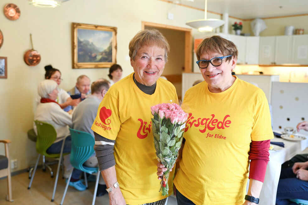 Eva Johansen og Bjørg Pedersen inviterer til å markere livsglededagen 2025 med arrangementer i hele kommunen.
 Foto: Irmelin Klemetzen