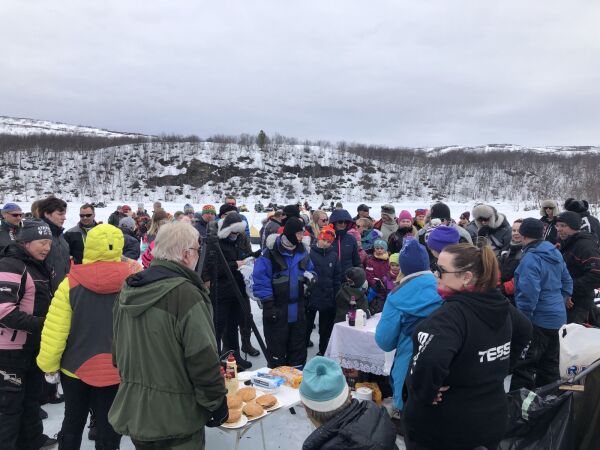 Folksomt på Ropelvvannet