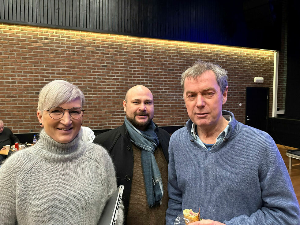 Guro Brandshaug (Ap), Marius Eriksen Aikio (R) og Harald Sunde (SV) var spesielt glade for at hele kommunestyret stilte seg bak deres forslag til uttalelse om Gaza-katastrofen.
 Foto: Hallgeir Henriksen