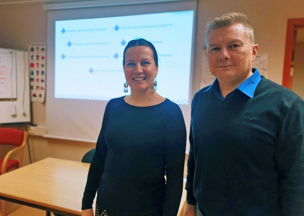 Utreder i sekretariatet til Sannhets- og forsoningskommisjonen, Anna-Kaisa Raisanen og direktør ved Árran lulesamisk senter. Foto: Árran
 Foto: Árran
