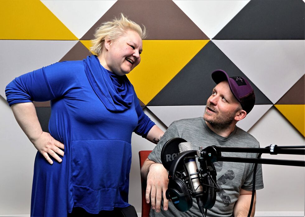 Heidi Nilima Monsen og Martin Hovden ser frem til å sette i gang med kvænsksendinger på Ruijan Radio. Første sending er torsdag 6. juni.
 Foto: Freddy Ludvik Larsen, Altaposten