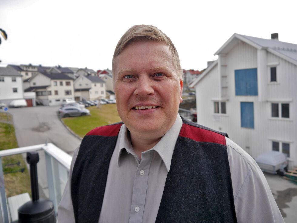 Ronny Wilhelmsen, som er parlamentarisk leder for Arbeiderpartiets sametingsgruppe, mener at den nåværende kontrakten som Rica Eiendom har for Nordkapp-platået må avvises – og at FeFo og Nordkapp kommune må komme til enighet om en ny avtale for Nordkapp-platået. Wilhelmsen var til stede på kultur- og folkemøtet om Nordkapp på Perleporten kulturhus onsdag kveld.
