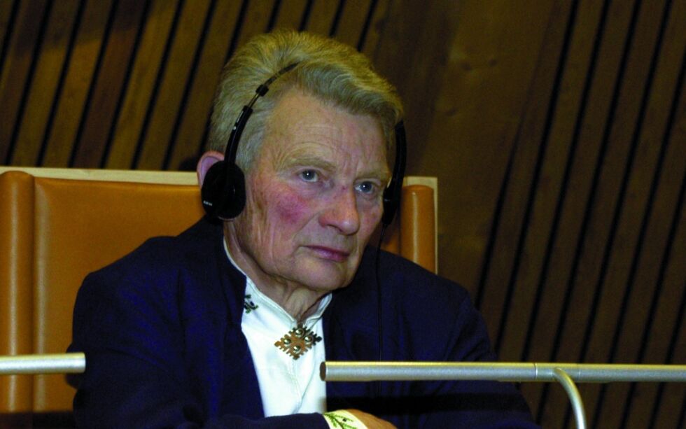 Sverre Anderssen i Sametingets plenumssal i 2002.
 Foto: Lars Birger Persen