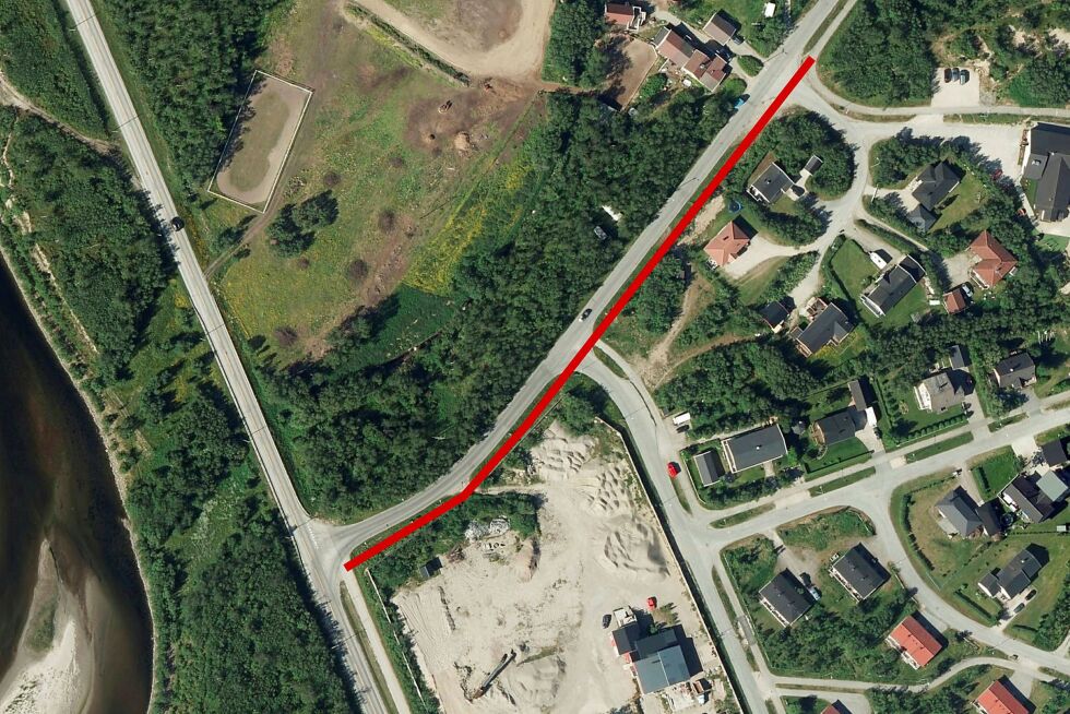 Den røde lin­ja vi­ser hvor den nye gang- og syk­kel­sti­en på Saa­re­la er plan­lagt.
 Foto: Kartskisse