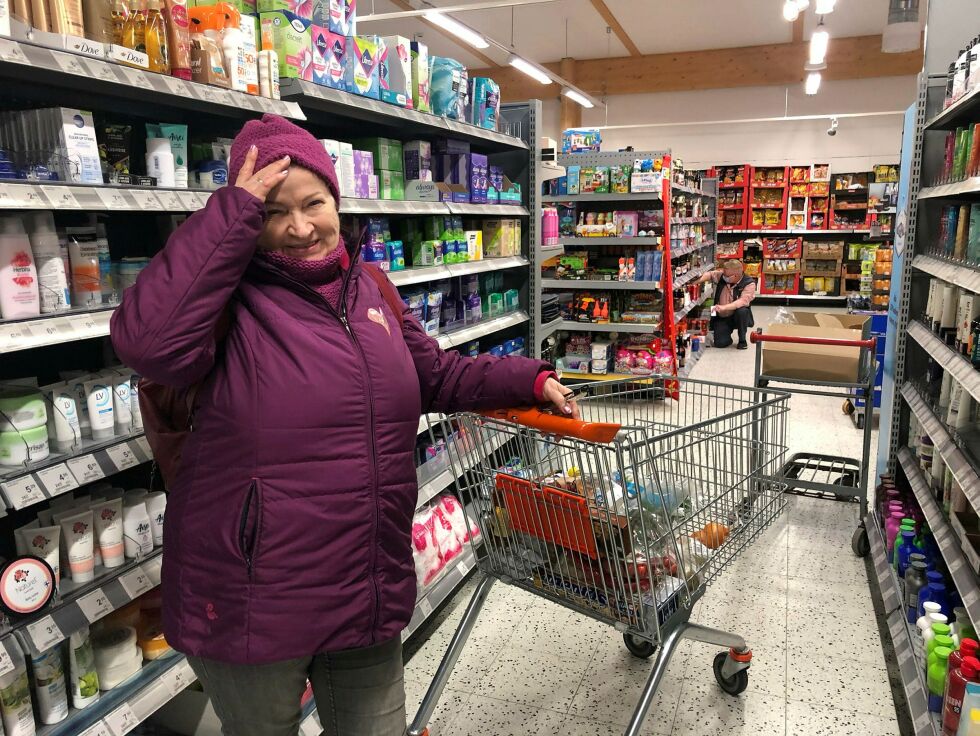 Svetlana Nil­sen er glad for en li­ten uten­lands­tur til Nuor­gam, men leng­ter et­ter en tid der det blir enk­le­re å be­sø­ke barn og bar­ne­barn i Russ­land.
ALLE FOTO: Bir­git­te Wisur Olsen
 Foto: Birgitte Wisur Olsen