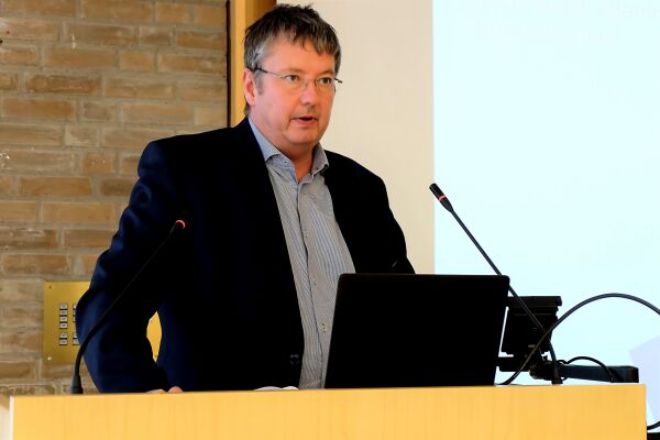 Tar lederskap