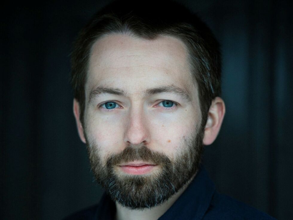 Ungdomsromanen Eit anna blikk er inspirert av forfatter Erlend Skjetnes tid i Lakselv der han arbeidet med mindreårige asylsøkere fra Afghanistan. Nå har boken vunnet Brageprisen.
 Foto: Leikny Havik Skjærseth
