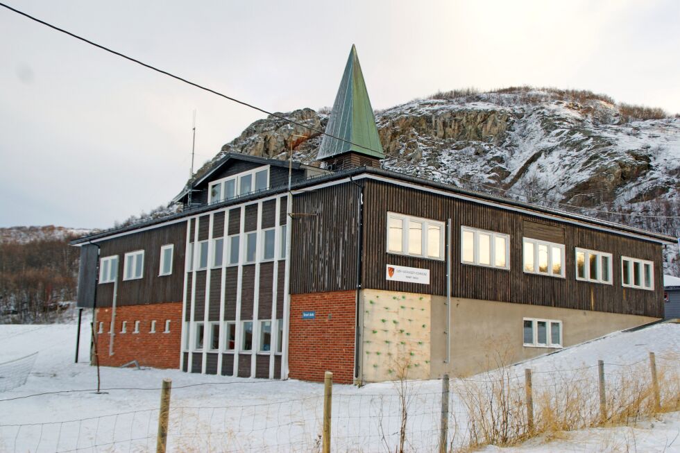 Om rådmannen får det som hun vil, blir Tårnet skole i Jarfjord en av fire som neste år blir nedlagt.
 Foto: Arkiv