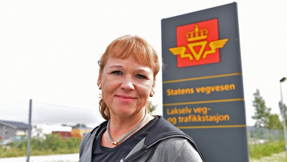 Astrid Lillebo og broren Gunnar Lillebo arvet eiendommen i Skarvbergvika etter sin avdøde far. Statens vegvesen planlegger å bygge den nye Skarvberg-tunnelen rett over denne eiendommen. Så langt har de ikke hørt noe formelt fra utbyggeren som skal starte utbyggingen om under ett år: – Når man går inn på en privat eiendom kan man ikke fraskrive seg ansvaret, sier Astrid Lillebo.
Foto: Bjørn Arne Johansen