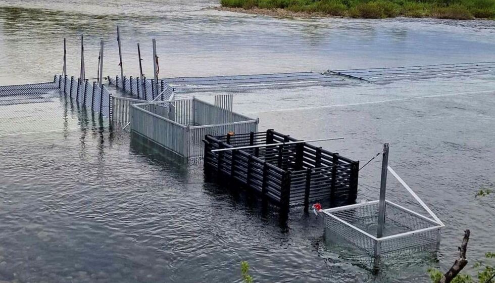 Fiskefella er på plass i mange elver Finnmark, som her i Jakobselva.
 Foto: Privat
