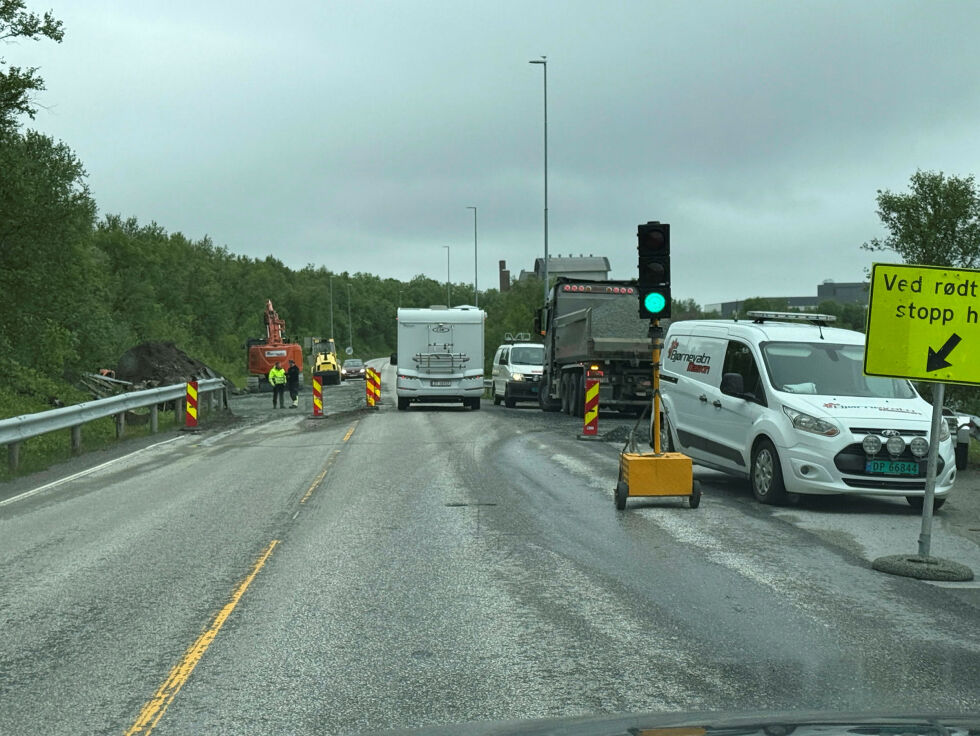 I rushtida var køen fra Kirkenes kilometerlang, mens den var langt mindre andre veien.
 Foto: Hallgeir