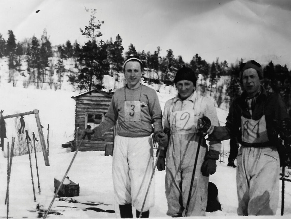 Fra venstre Arne Jerijærvi og Harald Tunstad. Personen til høyre er noe usikker.
 Foto: Privat