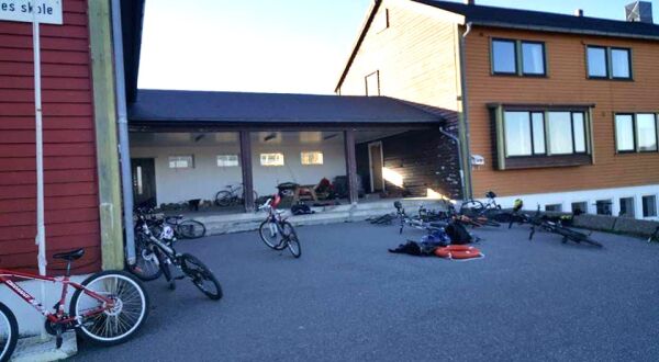 Nedleggelse av skolen tilrås