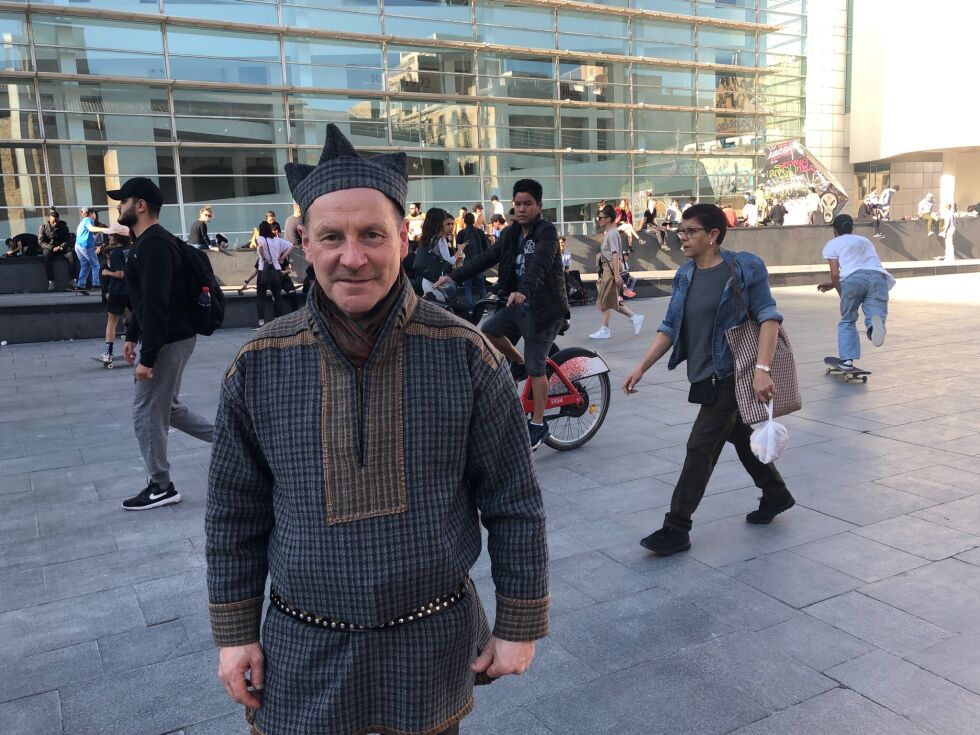 Ánde Somby er svært kritisk til hvordan spanske myndigheter farer fram med befolkningen i Catalonia.
 Foto: Stein Torger Svala