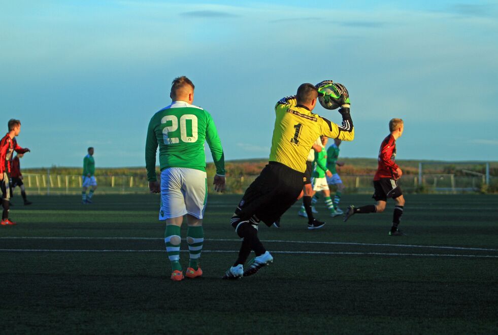 Aleksander Spasic viste klasse og tok seg av nesten alle skudd og sjanser fra hjemmelaget. En meget god keeper som ville klart seg godt flere divisjoner over.
 Foto: Johan Mathis Gaup