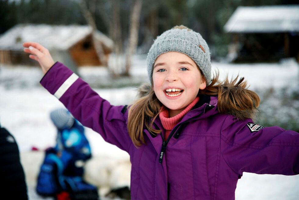 Stine Mari Pettersen var fornøyd med å få tilbringe skoledagen ute. Foto: June Helén Bjørnback