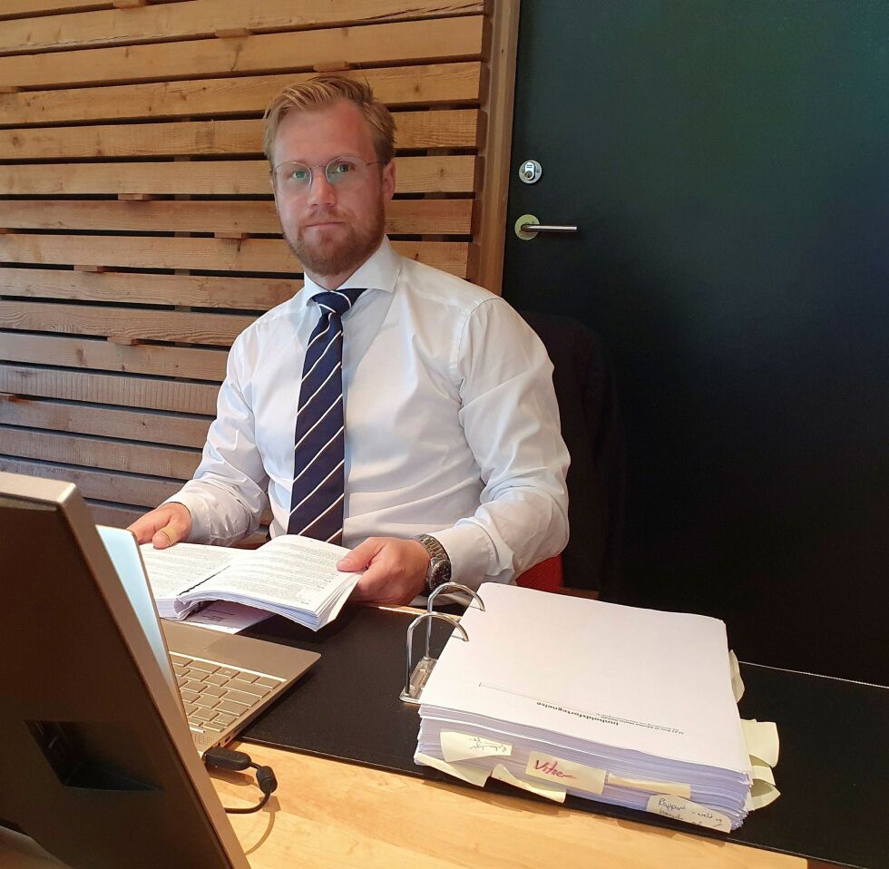Advokat Marius Ihlebæk mener lagmannsretten har lagt for liten vekt på hans klients handlinger like etter at knivstikket skjedde. – Lag­manns­rett­en har lagt for li­ten vekt på de for­mil­den­de om­sten­dig­he­te­ne i sak­en som at min kli­ent ring­te AMK umid­del­bart, og i til­legg gjor­de liv­redd­en­de ar­beid på av­dø­de, sier Ih­le­bæk.
Foto: Torbjørn Ittelin