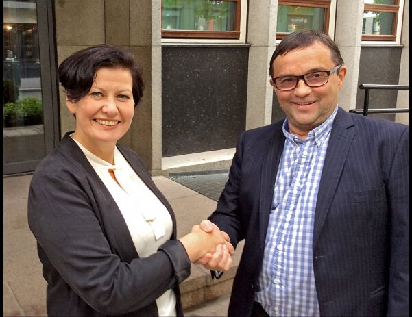Takker politikerne