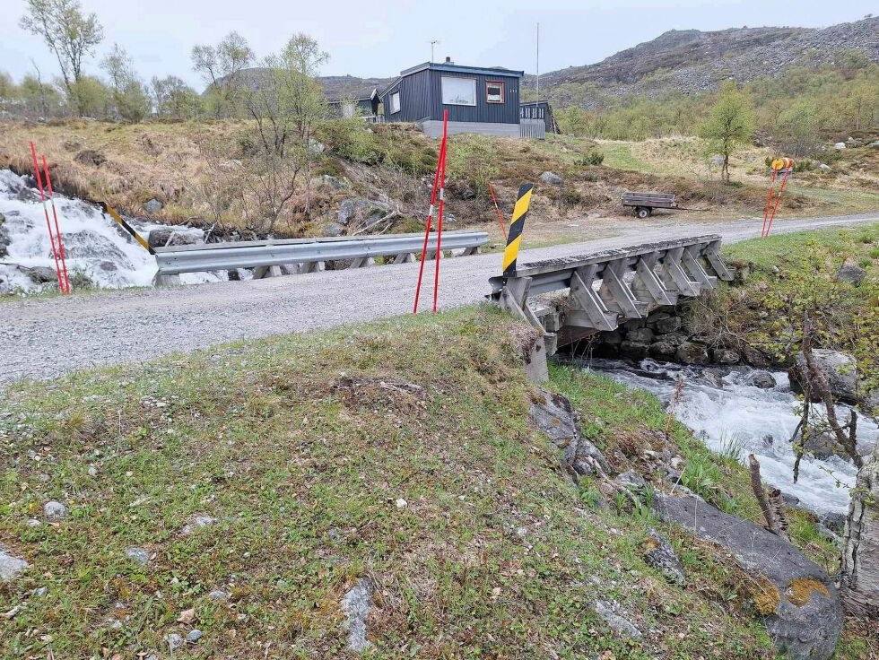 Stort fall, mye vannføring vår og høst samt kvikkleire gjør det svært dyrt å bygge ny bru over Vággejohka.
 Foto: Are G. Nilsen