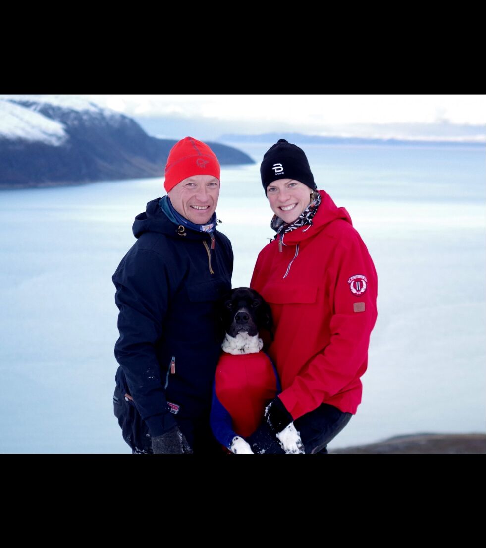 6. mai starter gåturen deres fra Lindesnes til Nordkapp. Stig-Rune Samuelsen og Gina Johansen gleder seg til å komme igang. Så lenge det er praktisk mulig vil også pointeren Storm følge med på turen. Foto: Privat