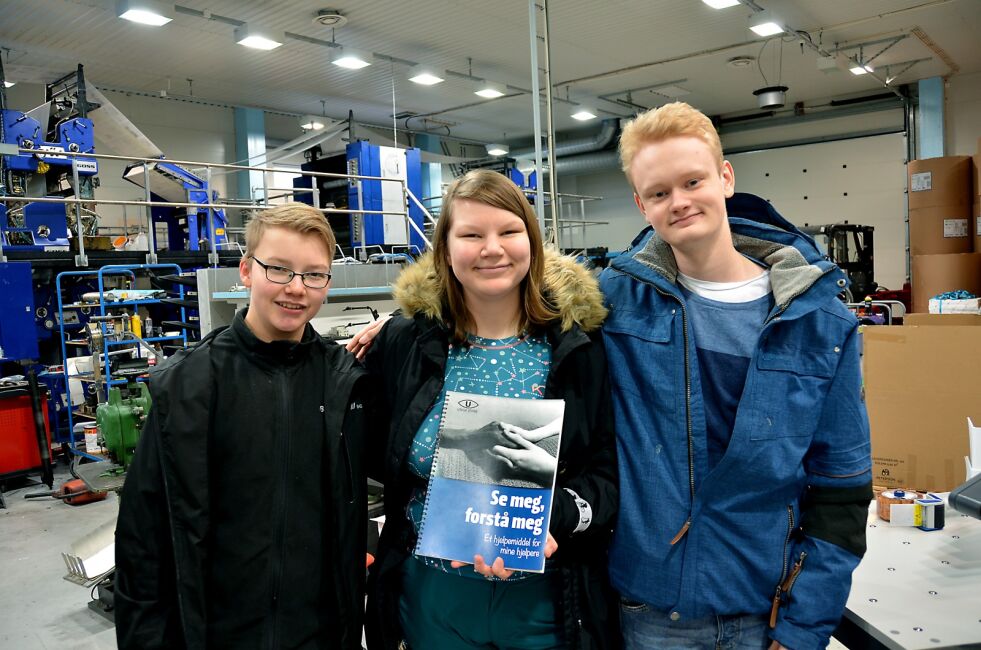 Endelig er den her:
Det er spennende dager for Karl Martin, Mette Synnøve og Sindre i ungdomsbedriften Unge Øyne UB.
 Foto: Roger Albrigtsen
