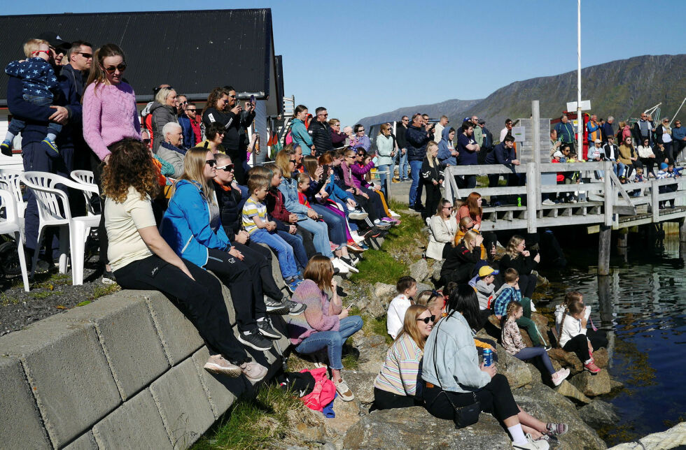 Det blir stadig flere eldre personer i Nordkapp, og det er behov for nye boliger til disse. Foto fra bryggefestivalen i Skarsvåg i 2022.
 Foto: Geir Johansen