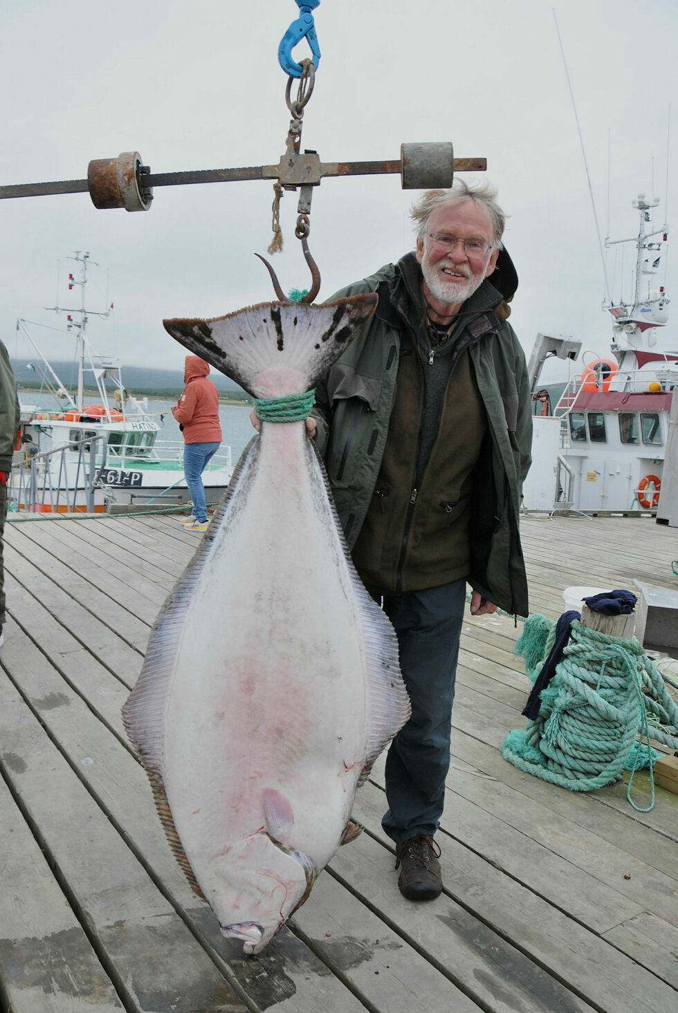Erich Wederkinch fra Danmark deltok på Veidnesdagan og vant med størst kveite i havfiskekonkurransen.
 Foto: Hanne Klemetsen