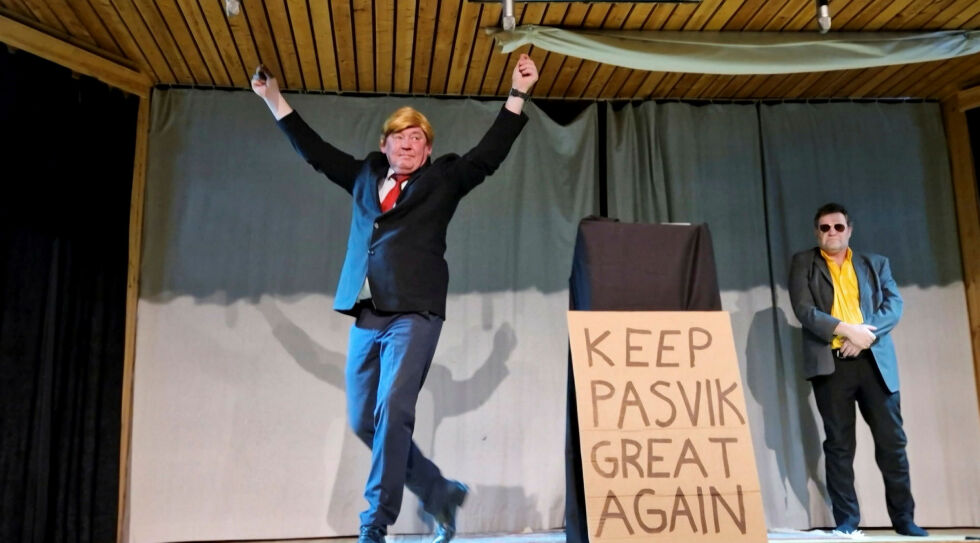 I am back! Det oransje geniet er klar til å kjøpe Skogfoss skole og Pasvik Kraft, og skal gjøre alle på Skogfoss rike
 Foto: Skogfossrevyen
