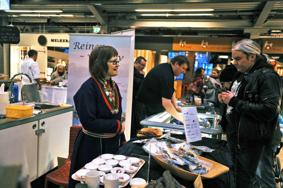 Unni Fjellheim er leder i Gåeabrien Sijte og også gründer bak bedriften Fjellvilt. Hun forteller at det vil bli gjort tester av bukkslakt for skrantesyke, men at hun ikke er bekymret.
 Foto: Erik Brenli