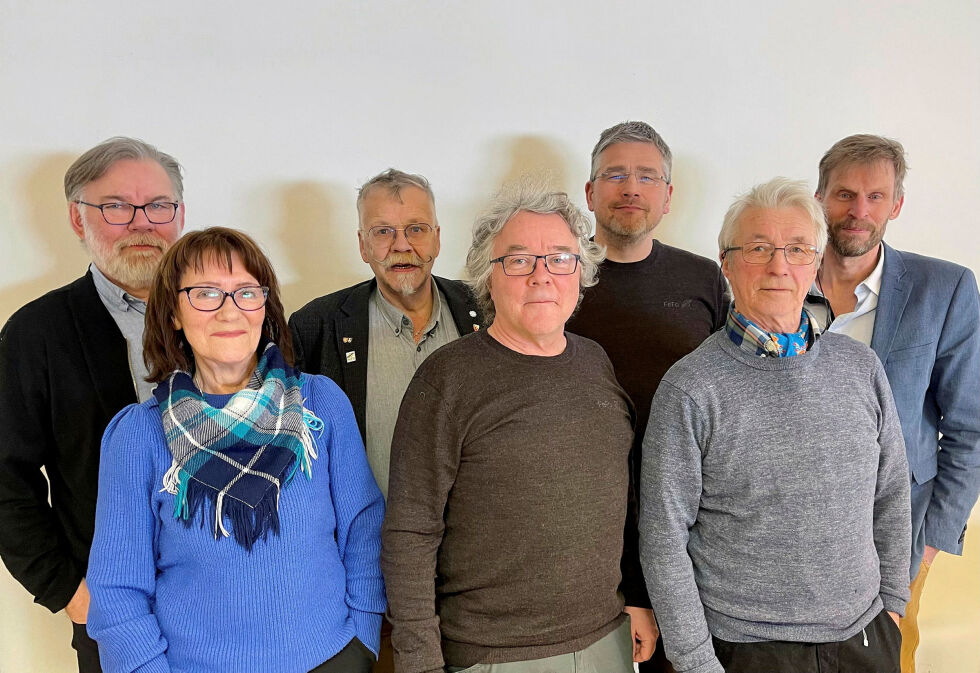 Styret i Finnmarkseiendommen (FeFo). Fra venstre vara John Erik Pedersen, Máret Guhttor, leder Kurt Pasvikbamsen Wikan, Erik Sundland (ansattes representant), nestleder Geir Thrane, Mathis Nilsen Eira og Jo Inge Hesjevik.
 Foto: Robert Greiner/FeFo