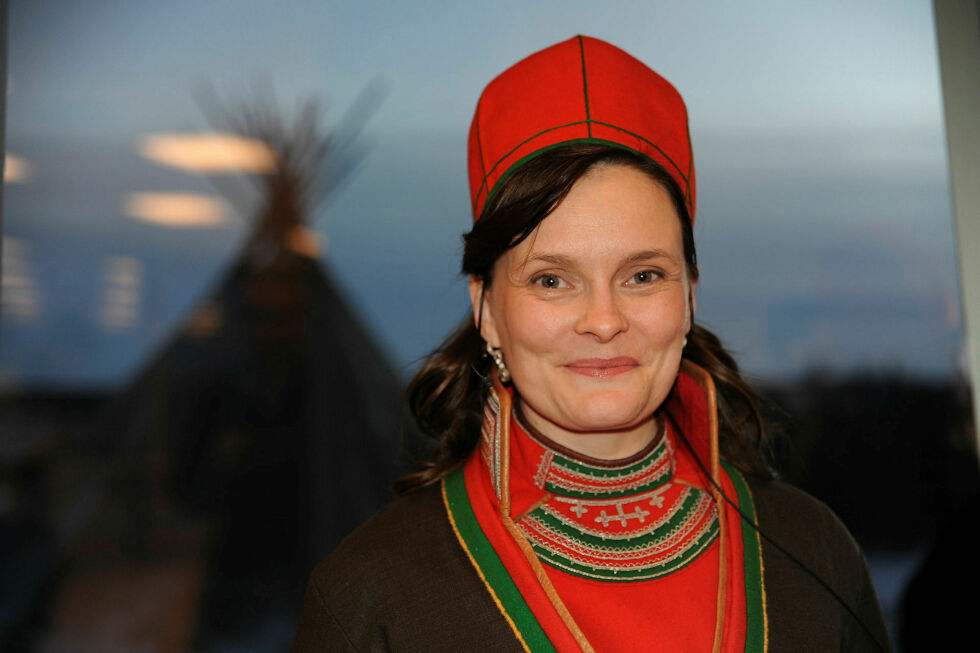 Arkivverket lager nå bevaringsplan for samiske privatarkiver. Inga Marja Steinfjell forteller at Samisk arkiv ser frem til et samarbeid med øvrige bevaringsinstitusjoner, museer, organisasjoner og det samiske sivile samfunn.
 Foto: Rita Heitmann