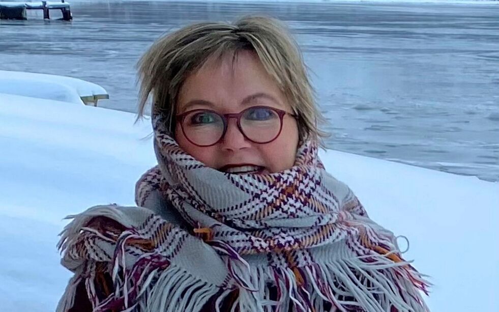 Mari-Ann Benonisen, leder av Lakselvbukt utviklingslag, forteller om Sjøsamisk dag i Lakselvbukt, der de vil rette fokus på den glemte sjøsamiske historien Ullsfjord.
 Foto: Privat