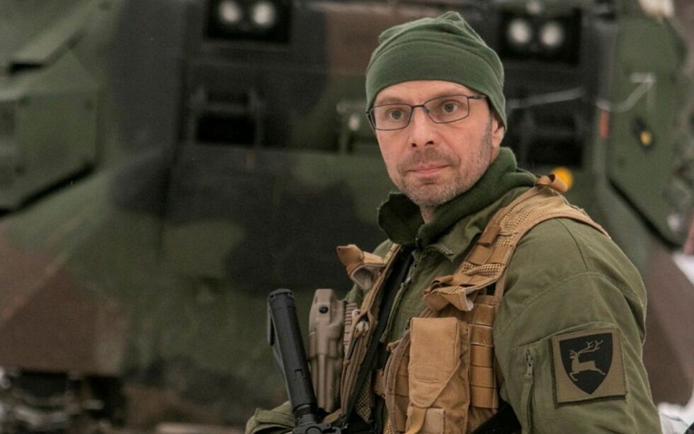 Sjef for Brigade Nord, Pål Berglund, forteller at de blant annet trener på overføring av styrker fra Troms og Østlandet til Finnmark, som en del av forsvaret av Norge.
 Foto: Forsvaret