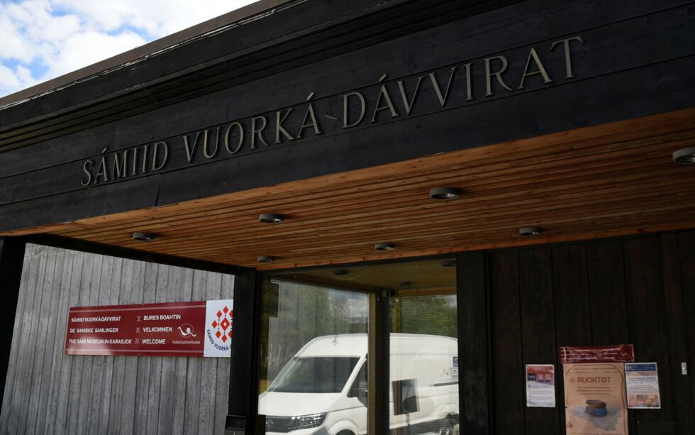 Museet som skal rives har integrert kunst av Iver Jåks, som Sametinget forutsetter at bevares.
 Foto: Lova Vassli Hilanmo