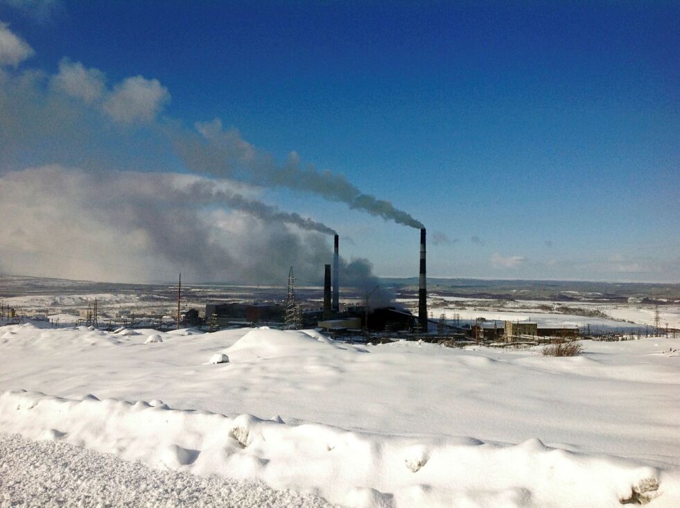 Sør-Varanger kommune ønsker mer næringssamarbeid med Petsjenga kommune etter at det ble bestemt at produksjonen av Nikel skal legges ned i løpet av året. Tirsdag var det et større møtet om temaet i Nikel. FOTO: HALLGEIR HENRIKSEN