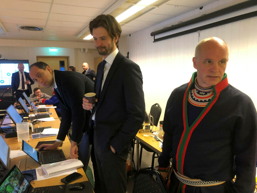 Advokatfullmektig Carsten Smith Elgesem og Rune Fjellheim i utmarksdomstolen.
 Foto: Stein Torger Svala