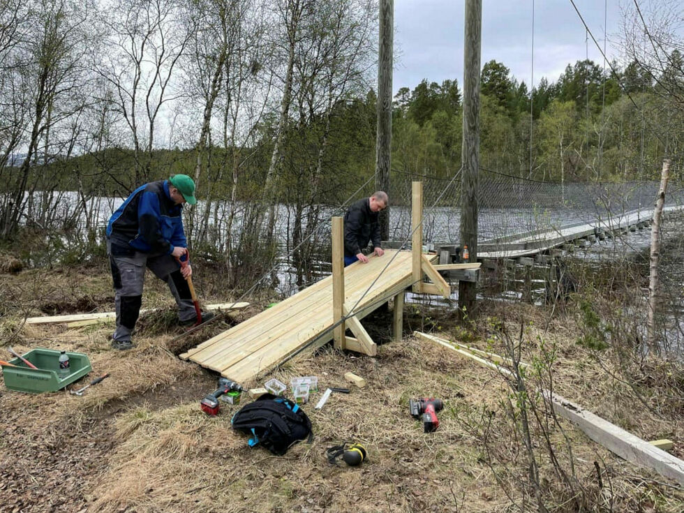 Initiativet ble tatt av Foreningen Krigshistorisk Landskap Finnmark, som opprettet en spleis til fordel for Skoganvarre bygdelag.
 Foto: Porsanger kommune