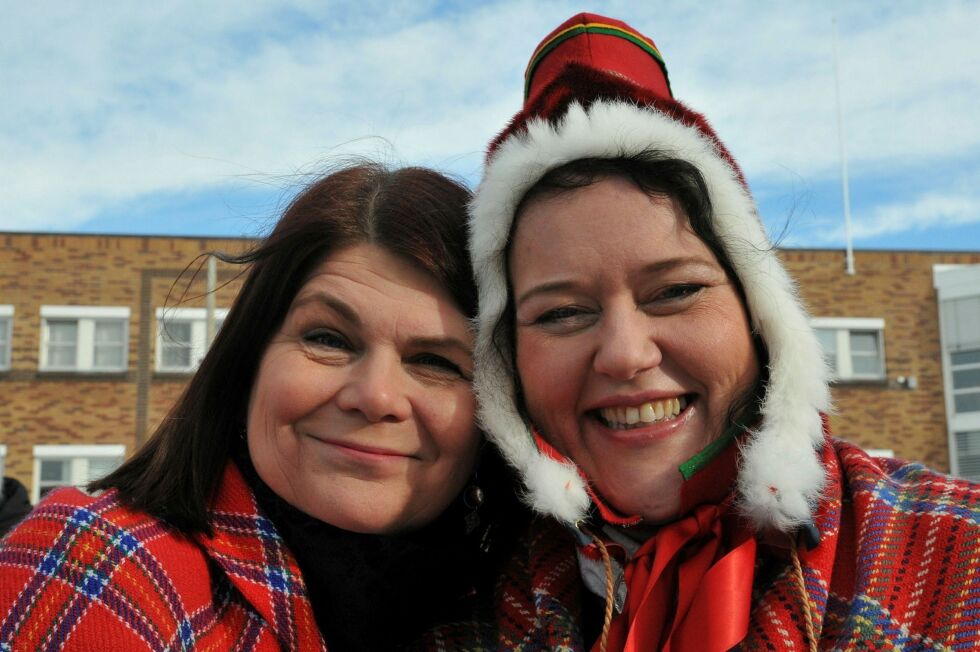 Trine Noodt (V) og Silje Karine Muotka (NSR) er enige om samiske barns rett til å snakke morsmålet. – Det dreier seg om de mest sårbare av egne innbyggere. De kunne være litt mer omsorgsfulle, sier Muotka om kommunene. Arkivfoto: Rita Heitmann
