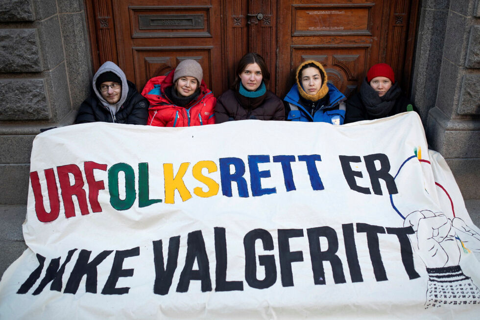 Aksjonister utenfor Olje- og energidepartementet 27. februar.
 Foto: Amanda Iversen Orlich