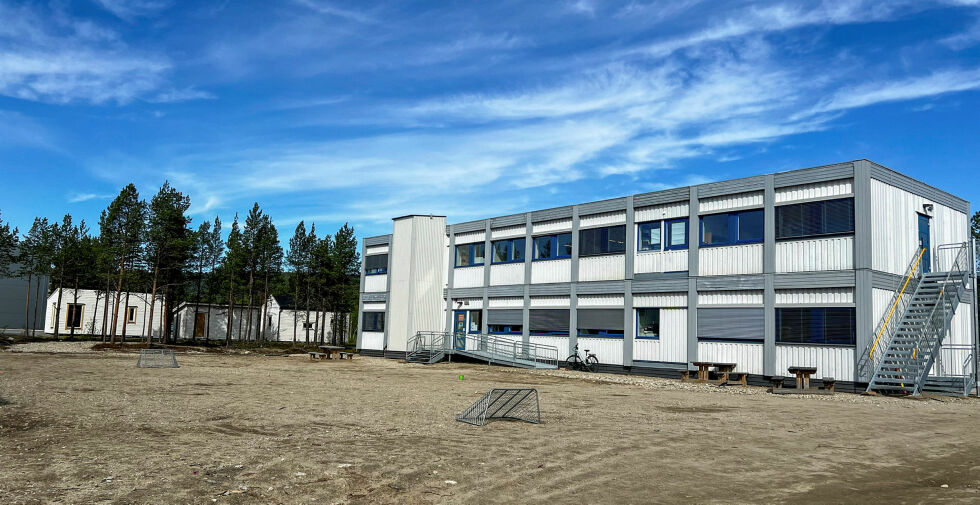 Elevene på Karasjok skole får undervisning i brakker frem til nytt skolebygg står klart.
 Foto: Irene Andersen