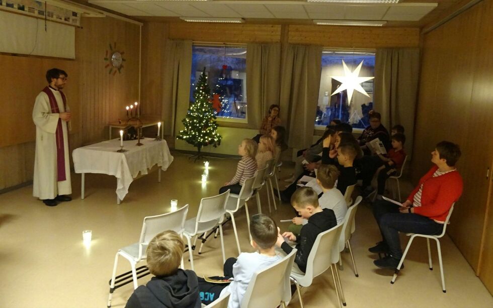 Julegudstjenesten ble holdt på Jakobsens oppvekstsenter i Sør-Varanger. Foto: Kai Arne Buvarp