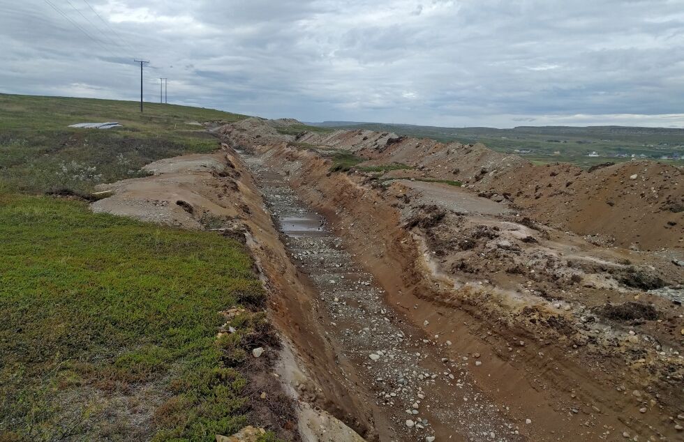 Flere kulturminner ble ødelagt under gravingen i Karlebotn i fjor sommer, og politiet etterforsker fortsatt saken.
 Foto: Finnmark fylkeskommune