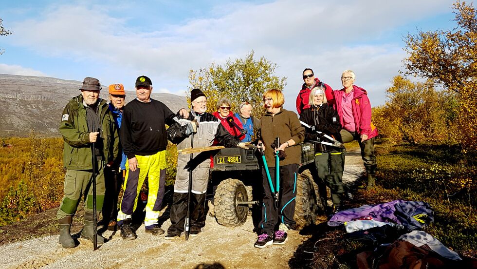 Terje Olsen, Raymond Johansen, Ragnar Thomassen, Finn Mauno, Signe Garfjell, Trygve Myrmel, Marit Nilsen, Nina Sætrum, Ronja Thomassen og Turid Thomassen. Linda Stene og Thomas Balto var ikke til stede da bildet ble tatt.
 Foto: Evy Einarsen