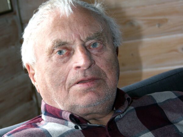 Treskjæreren Johan trives i Trollholmsund