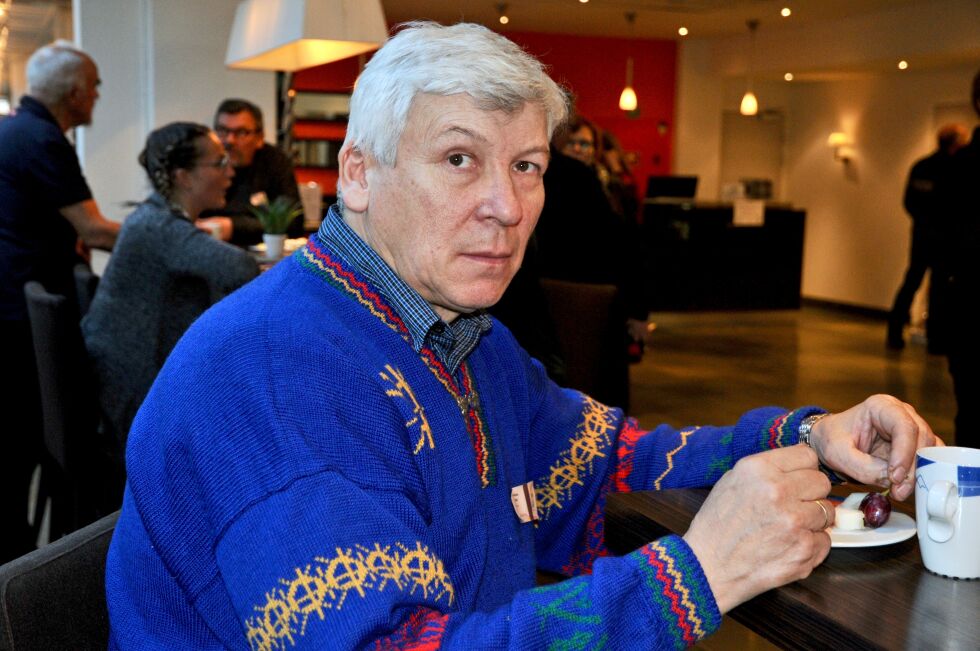 Per Mathis Oskal fra Hjerttind reinbeitedistrikt fortalte om klima, rovvilt og utbygging, som i sum er en sann prøvelse for reindriften, under FeFos klimakonferanse i Alta. – Og med endret klima kommer andre sykdommer hos reinen, det ser vi allerede på rein i sør, sa Oskal.
 Foto: Rita Heitmann