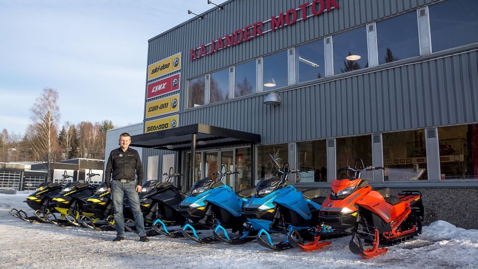 Frode Tapio er vokst opp med sneskuter i Tana og når han er i Kongsberg er det fokus på skuter- og atv-butikken der det selges sneskutere og atv-er som aldri før. 11 ansatte er det nå i staben hans.
 Foto: Privat