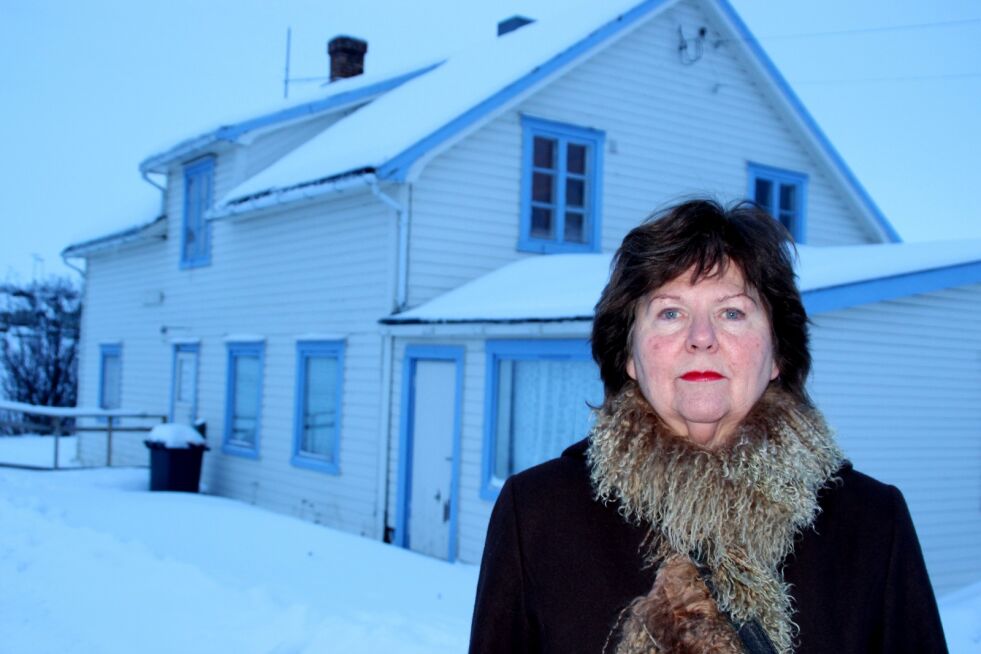Mari-Ann Nilssen sier det gamle bakeriet i sentrum er en viktig del av etterkrigshistorien til Nesseby. – Det er viktig at vi tar vare på mest mulig av det, sier hun.
 Foto: Torbjørn Ittelin